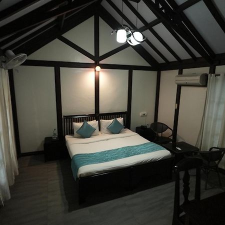 Raja Park Beach Resort Varkala Esterno foto