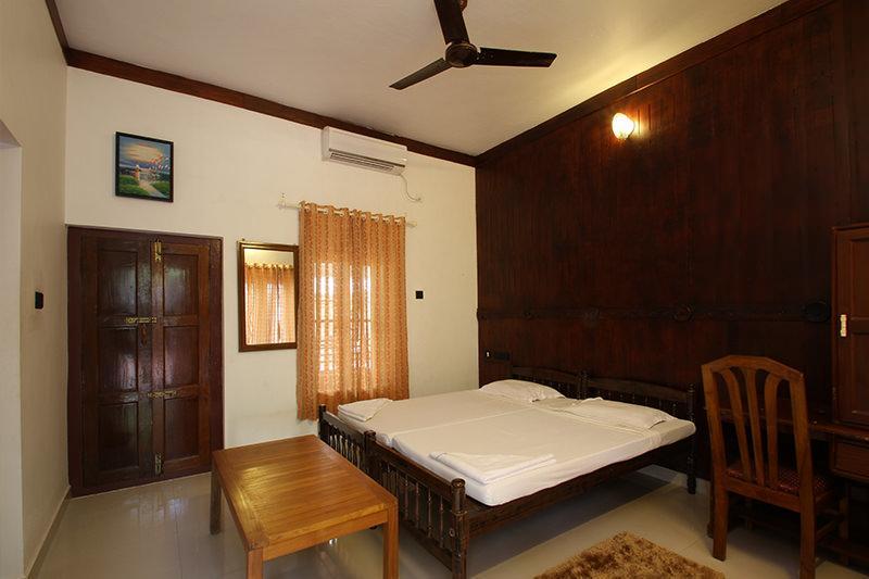 Raja Park Beach Resort Varkala Esterno foto