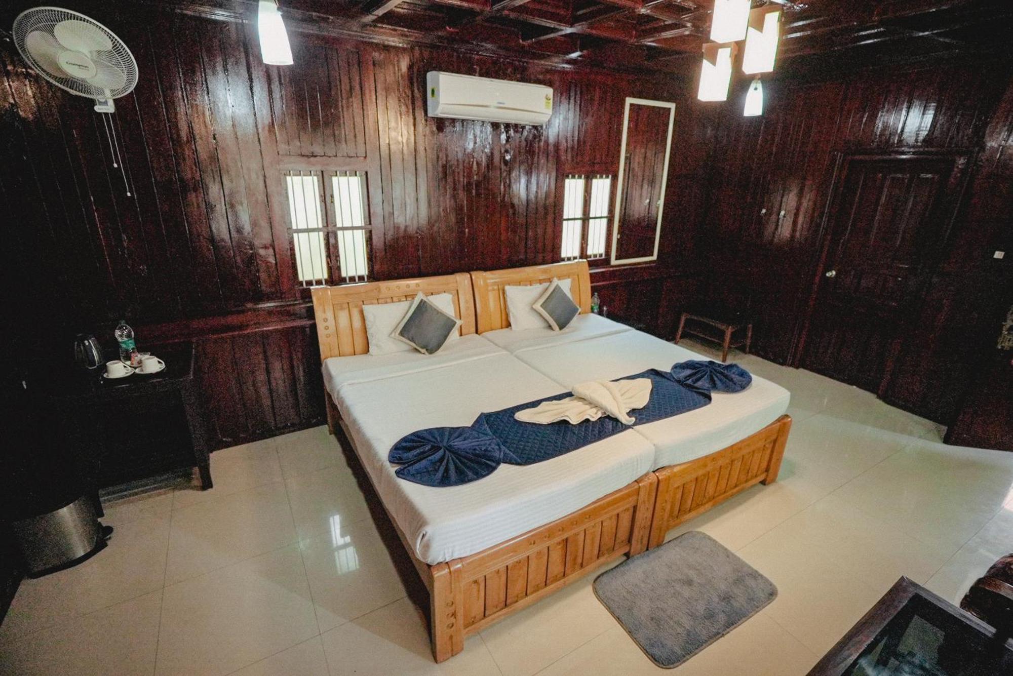 Raja Park Beach Resort Varkala Esterno foto