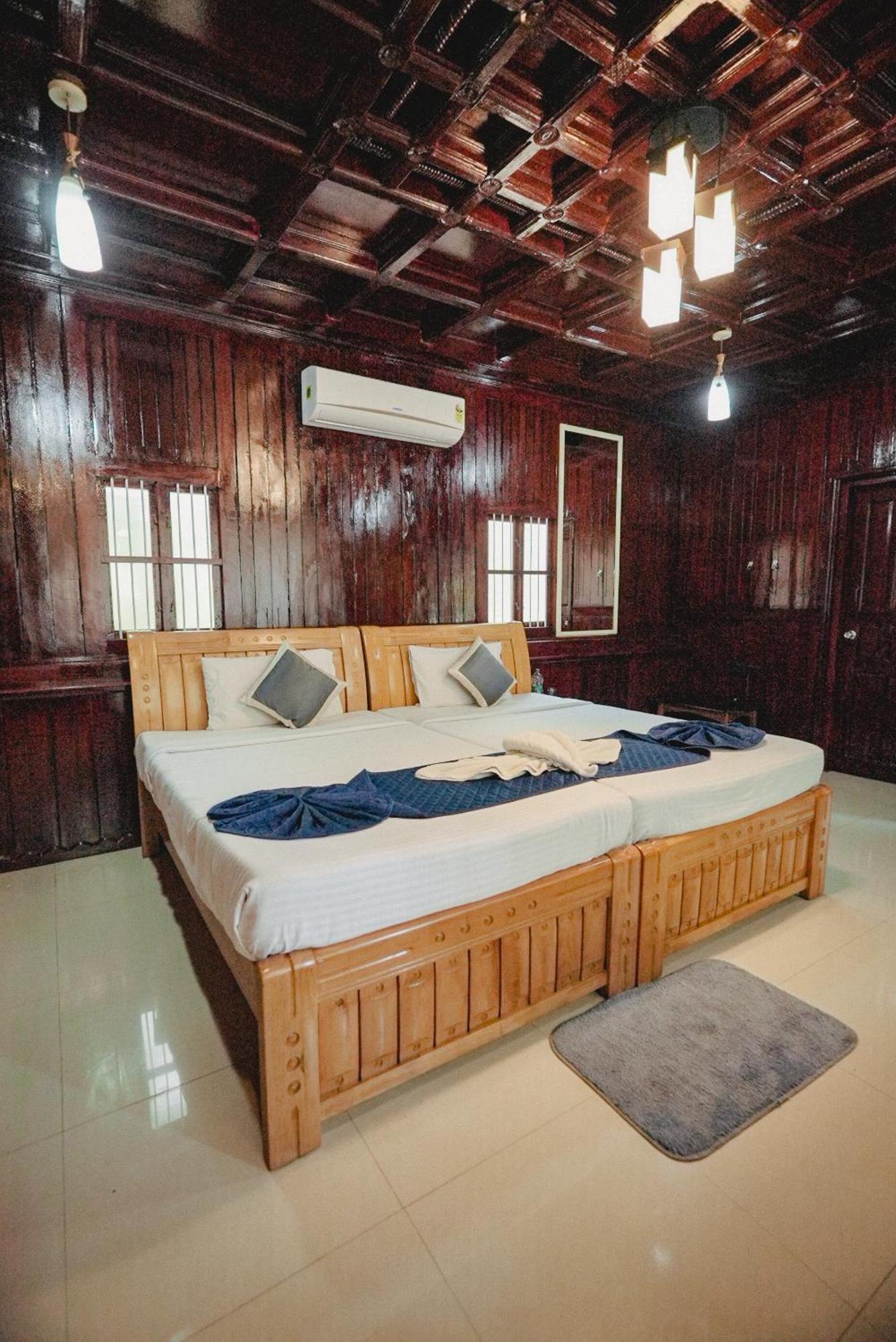 Raja Park Beach Resort Varkala Esterno foto
