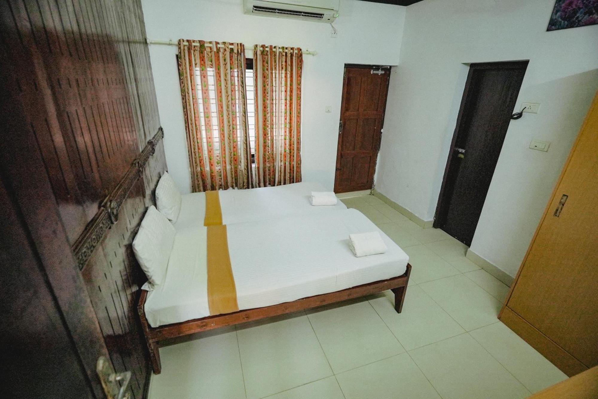 Raja Park Beach Resort Varkala Esterno foto