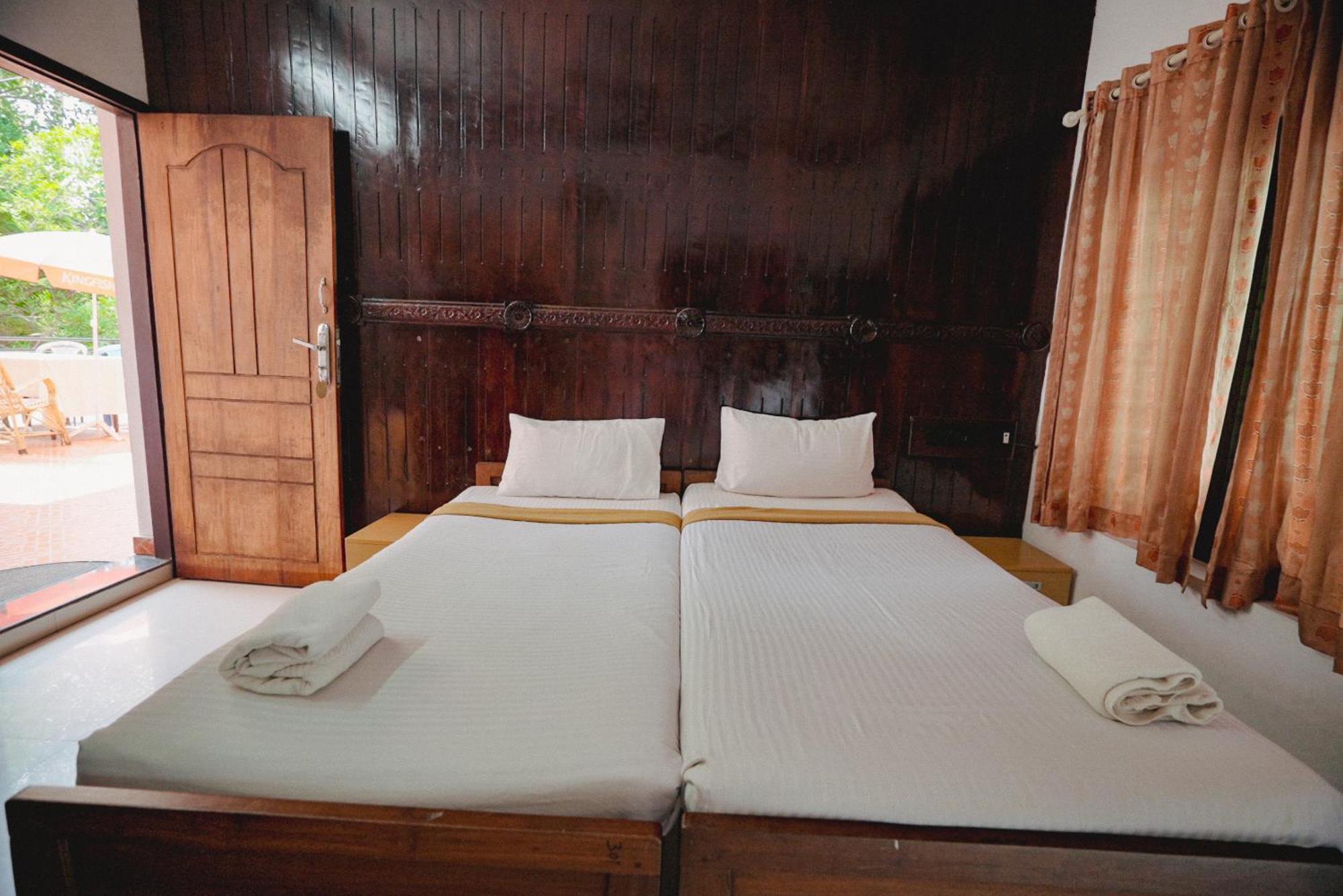 Raja Park Beach Resort Varkala Esterno foto