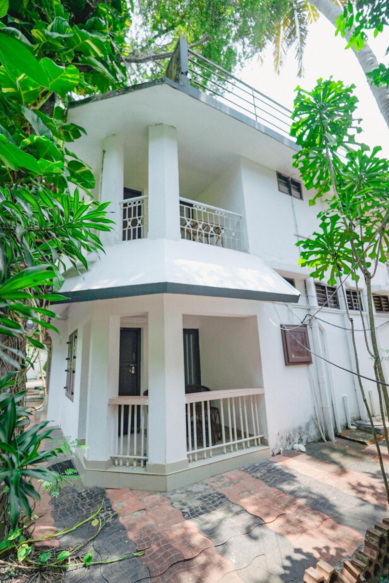 Raja Park Beach Resort Varkala Esterno foto