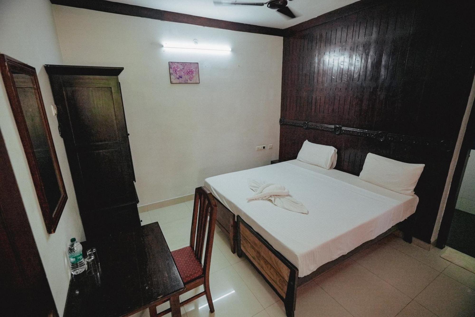 Raja Park Beach Resort Varkala Esterno foto