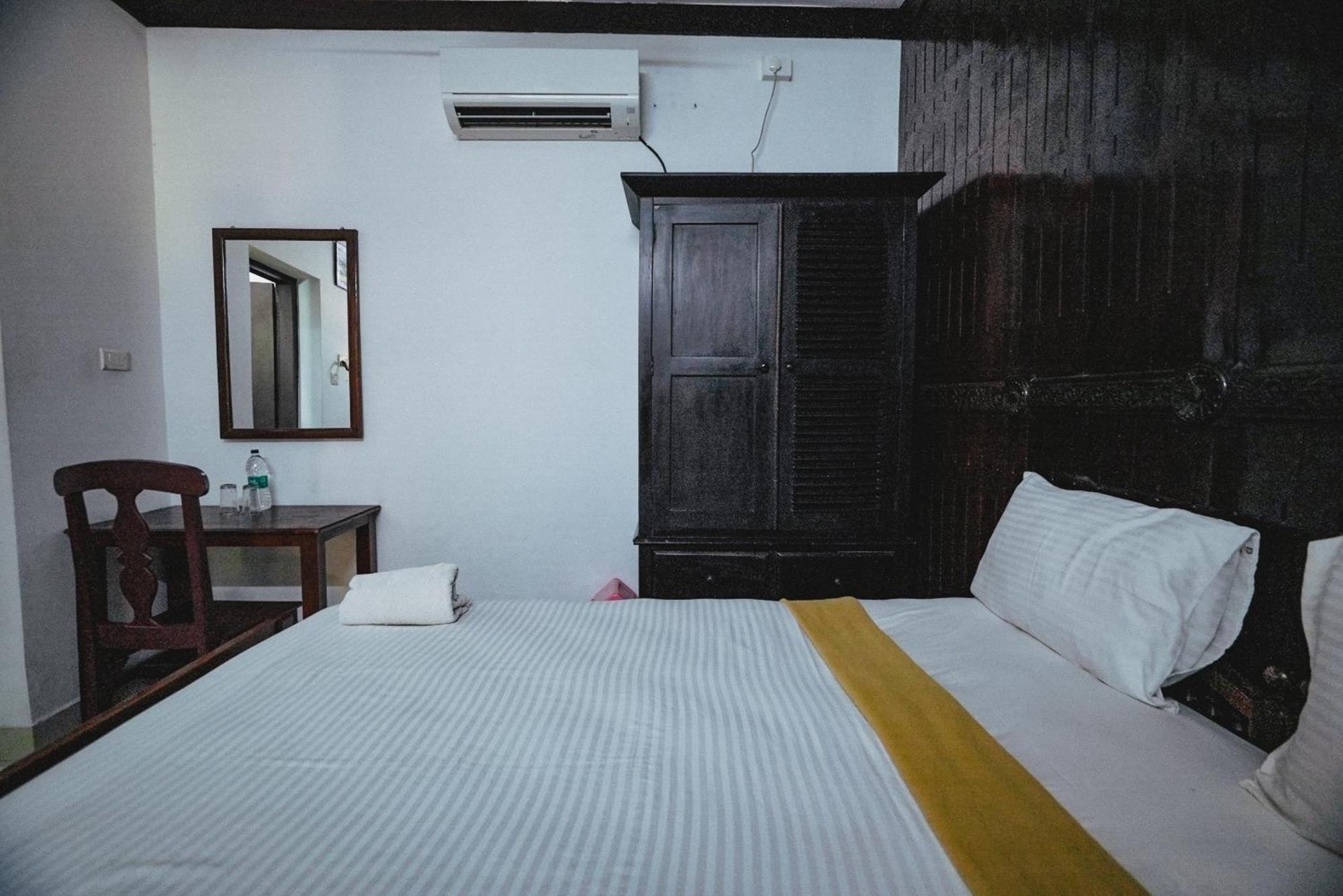 Raja Park Beach Resort Varkala Esterno foto