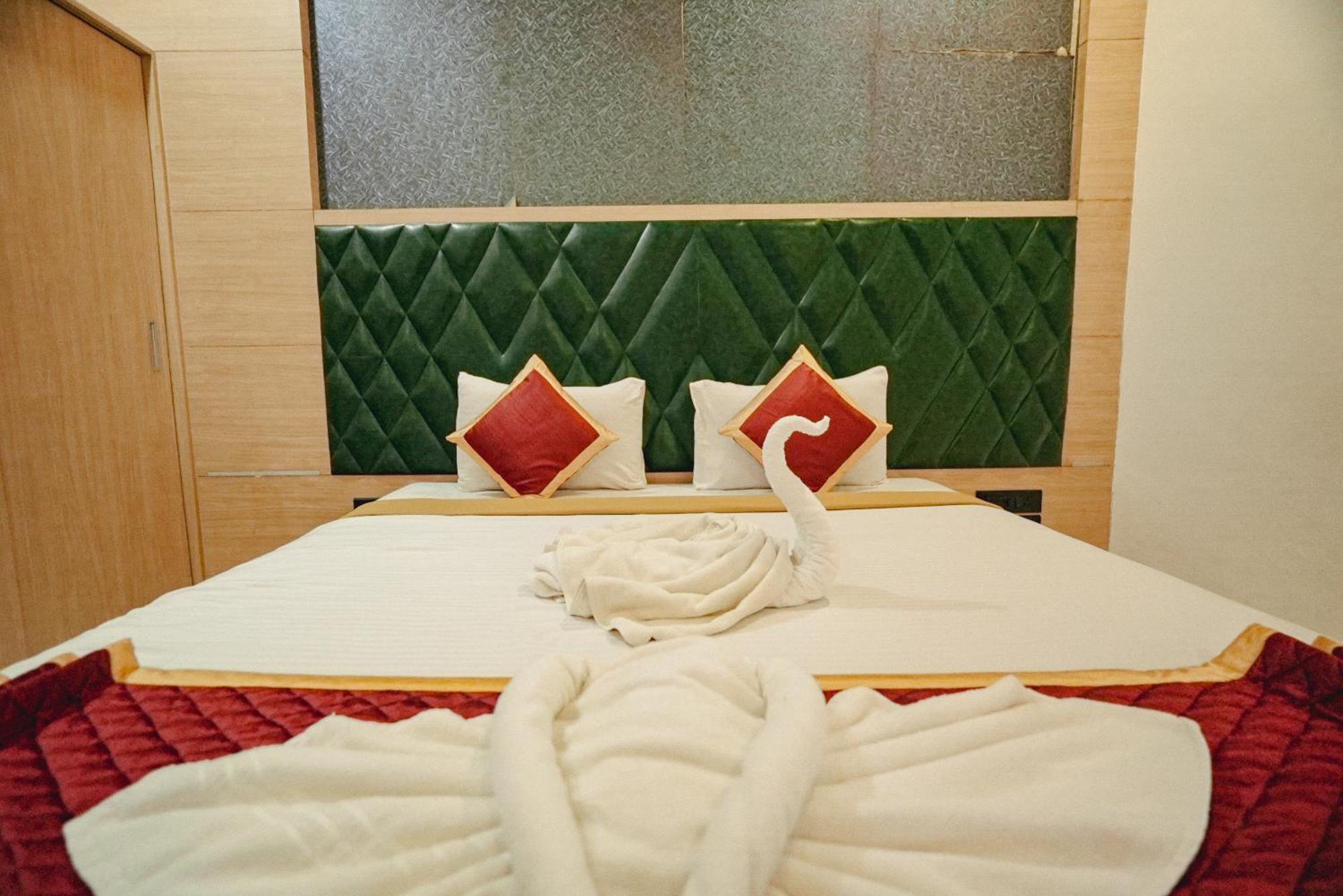 Raja Park Beach Resort Varkala Esterno foto